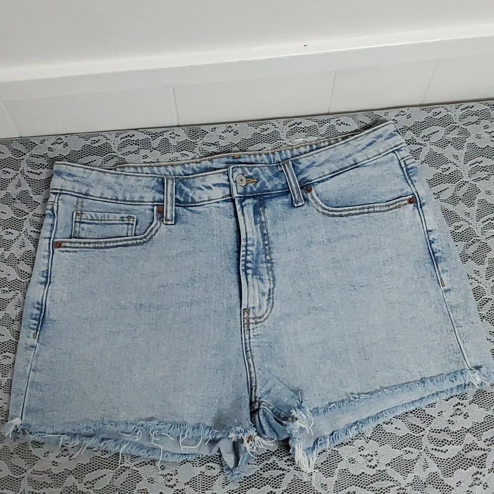 Old Navy Light Blue Shorts - Picture 1 of 6
